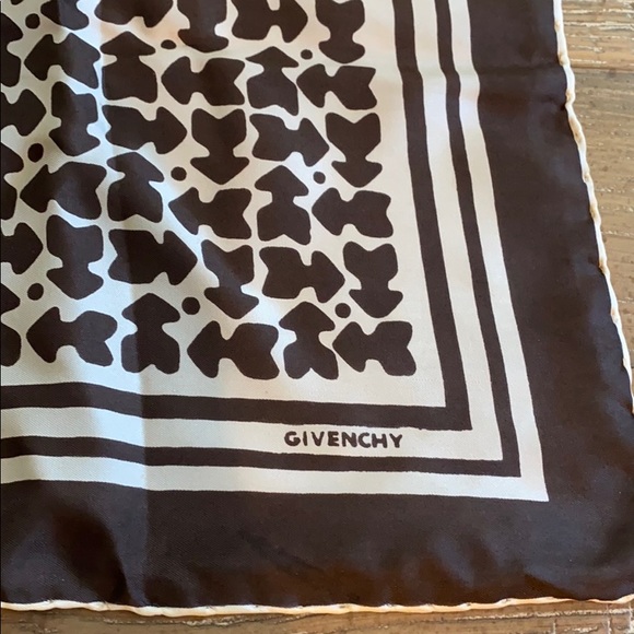 Vintage Givenchy scarf - Picture 3 of 5